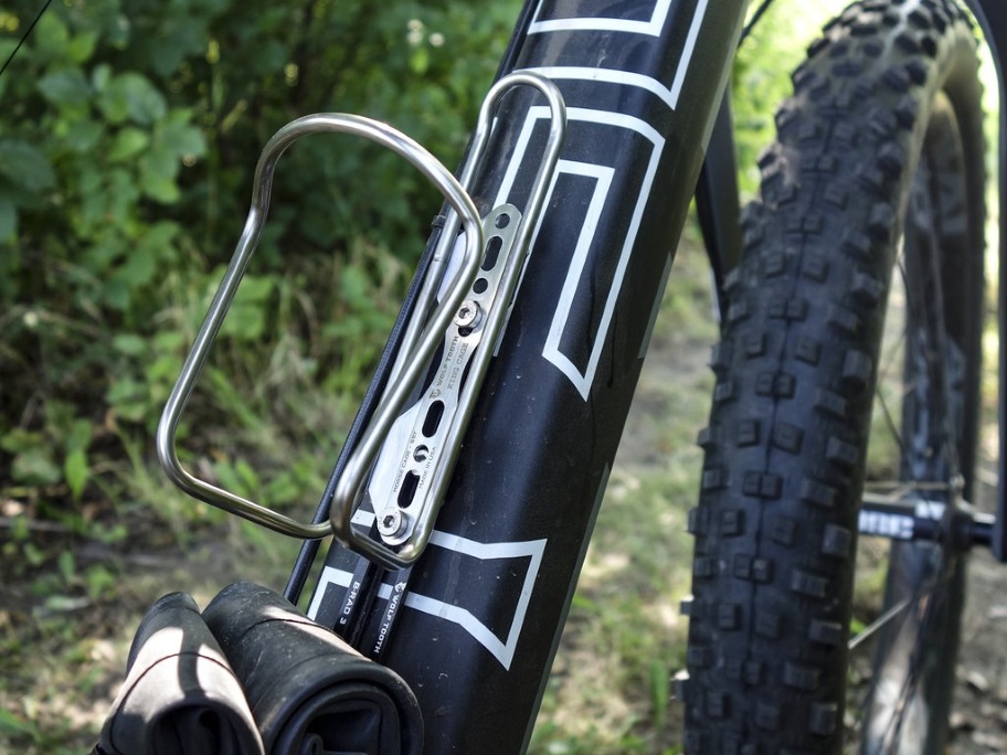 low bottle cage