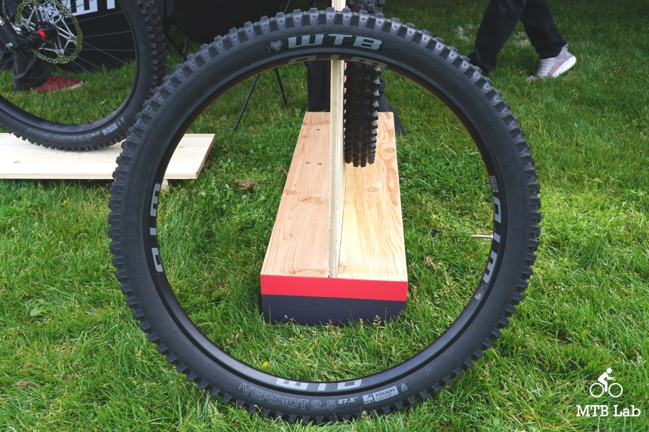 2.5 mtb tires