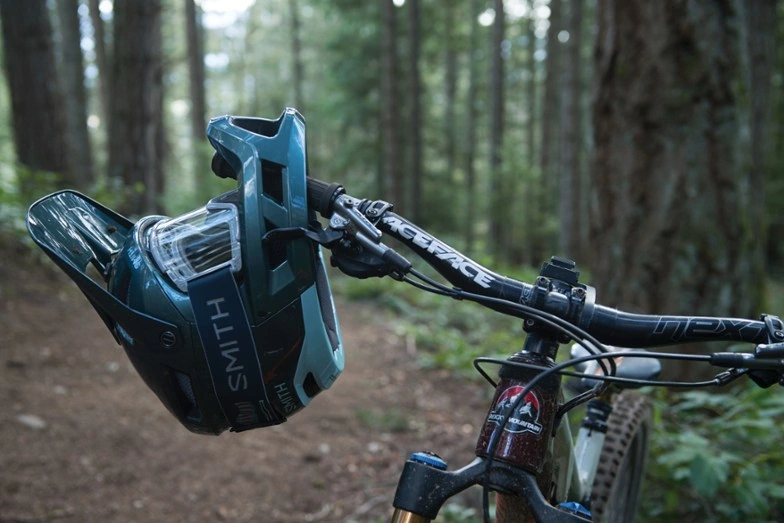 smith_mainline_ff_helmet_bike