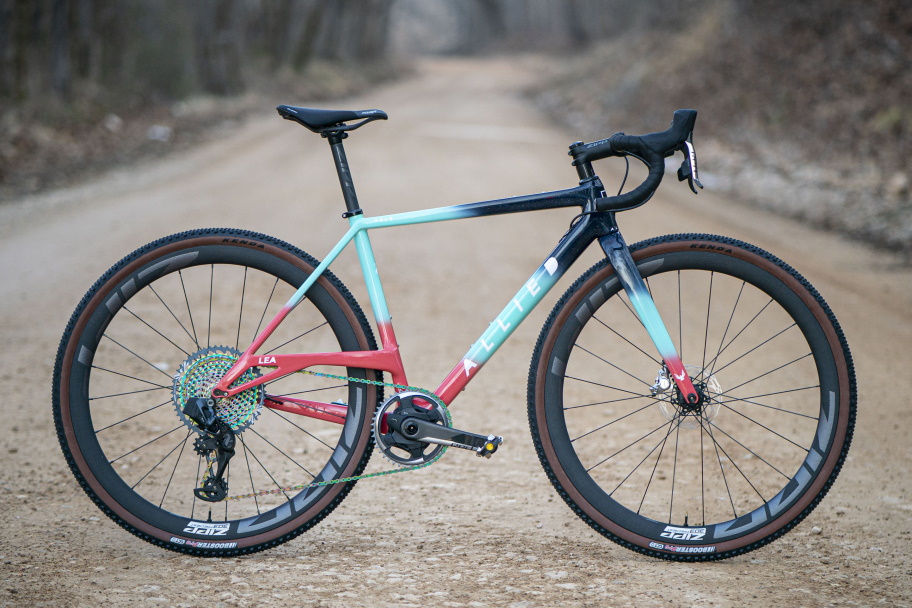 lea_davison_allied_custom_bike