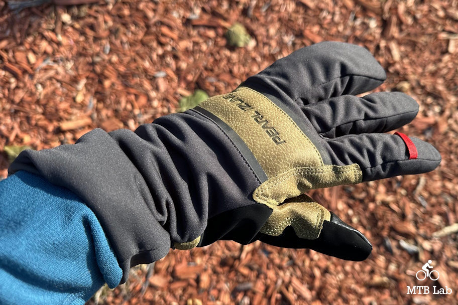 pi_Amfib_Evo_Lobster_Glove_wearing