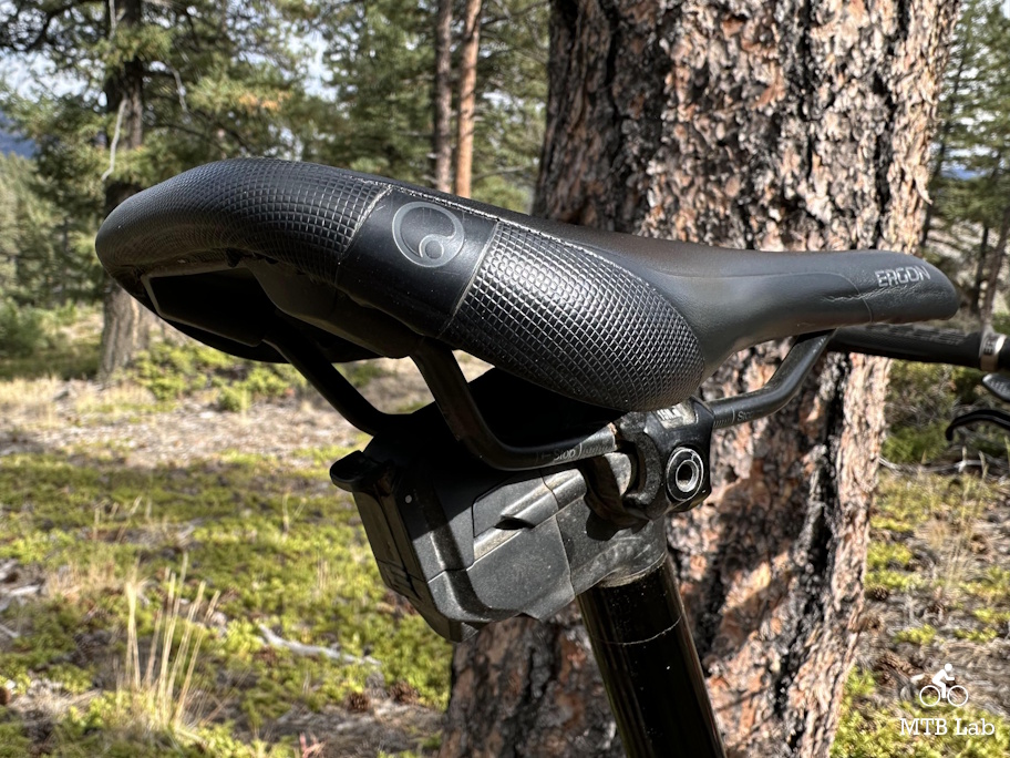 ergon_enduro_comp_rear