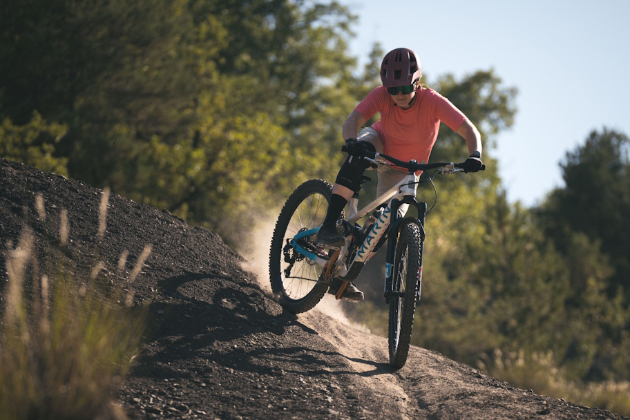 leatt_2025_womens_trail_action