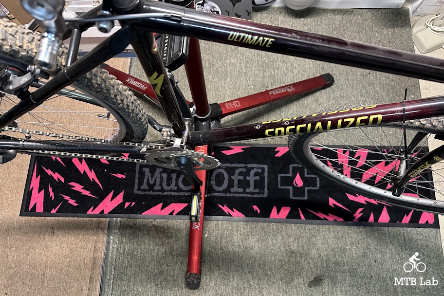 mucoff_mat_under_bike