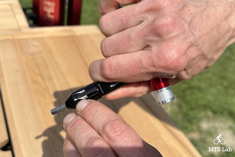 otter25_feedback_range_twist_setting