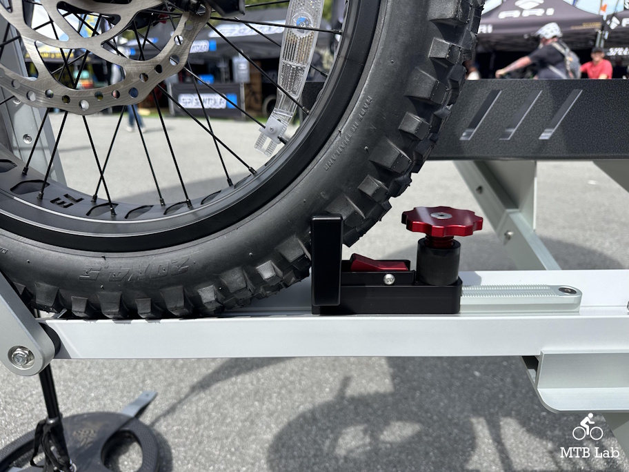 otter25_oneup_wheel_block