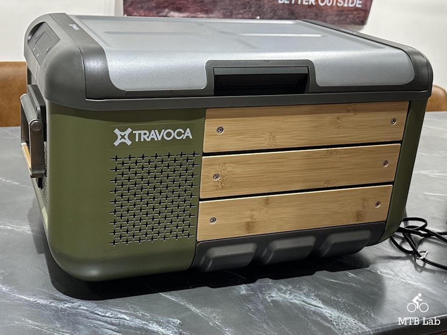 omas25_TRAVOCA_25L_angled