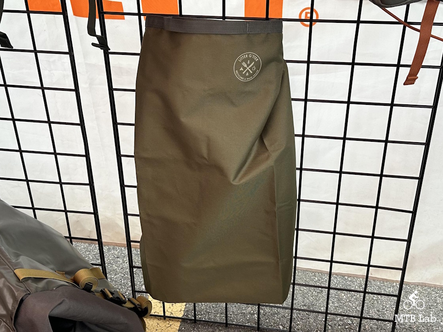 omas25_kelty_trash_bag