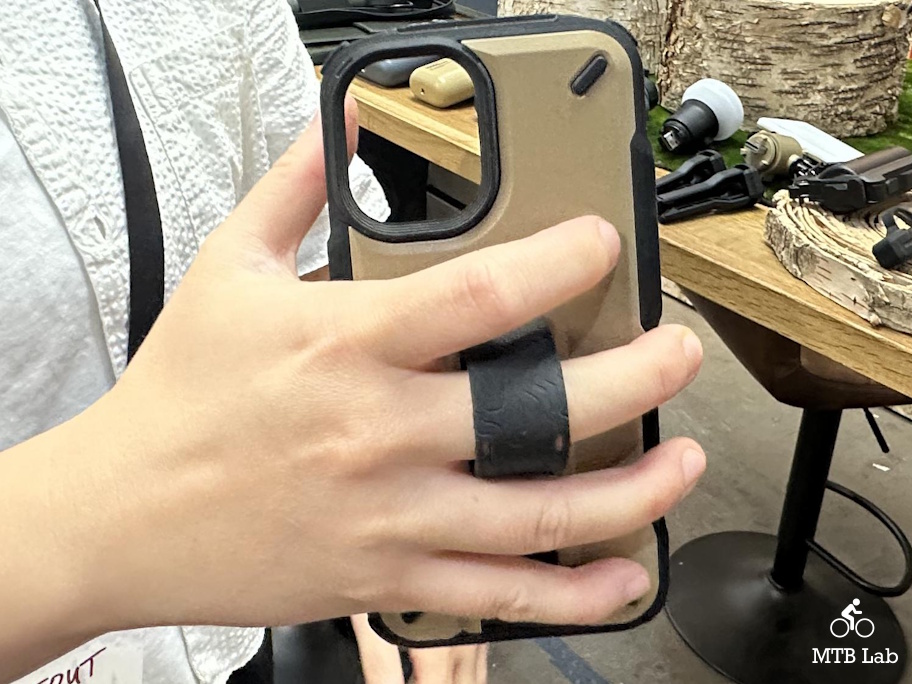 omas25_nestout_phone_case