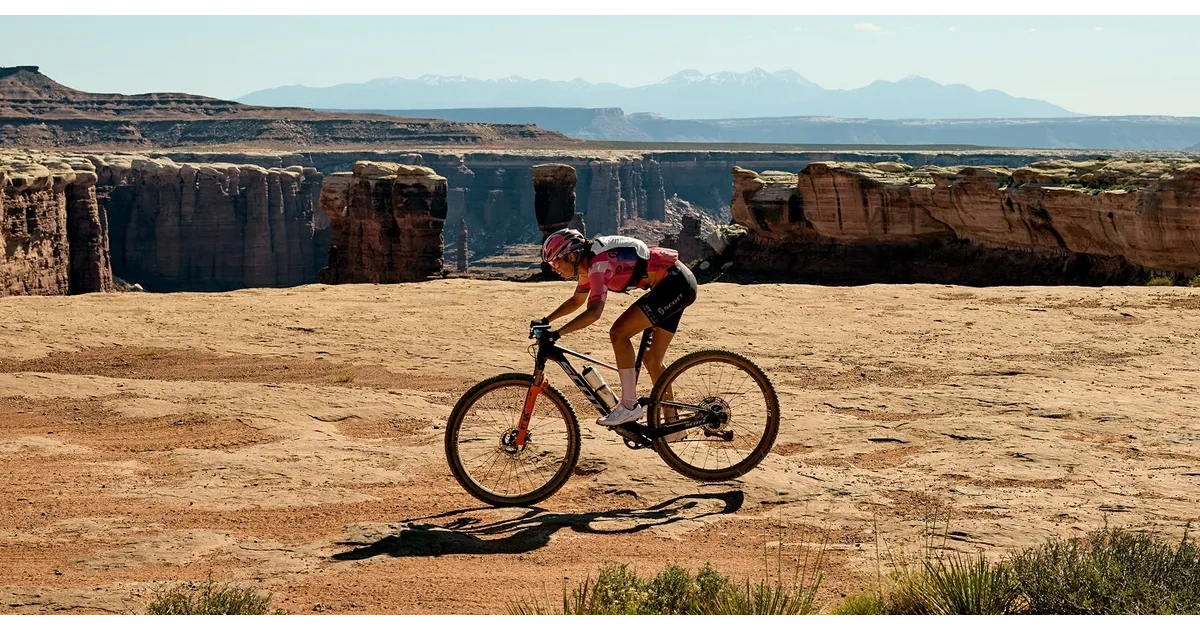 Hannah Otto Sets White Rim FKT, Completing Moab Triple Crown