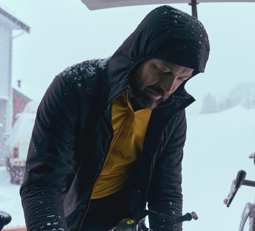 velocio_ultrapack_hoodie_snow