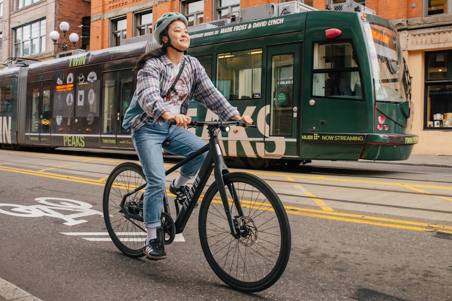 Aventon_Soltera3_riding2