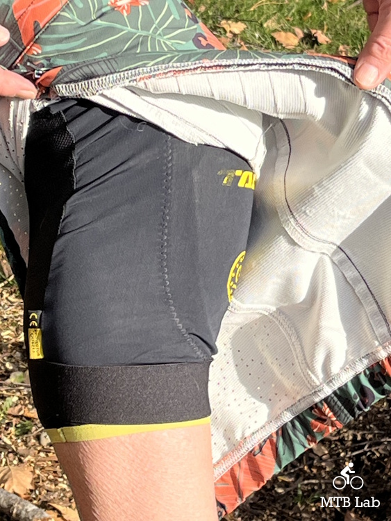 shredly_PantKneePadZip_vented