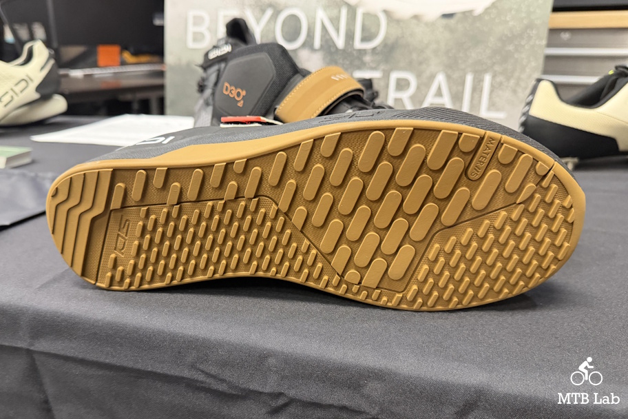 omaw26_sidi_Descentio_bottom