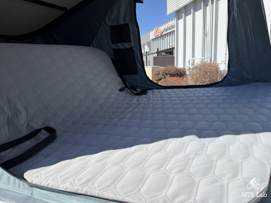 omaw26_Thule_widesky_couch