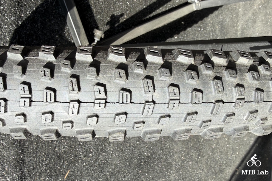 otter26_kenda_dagger_tread