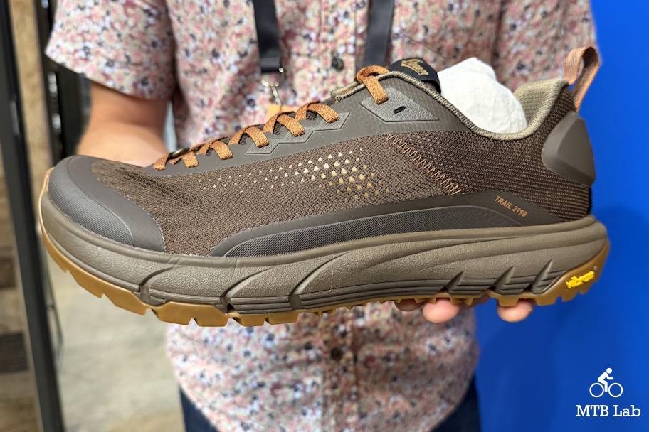 omas26_danner_trail_2198_side