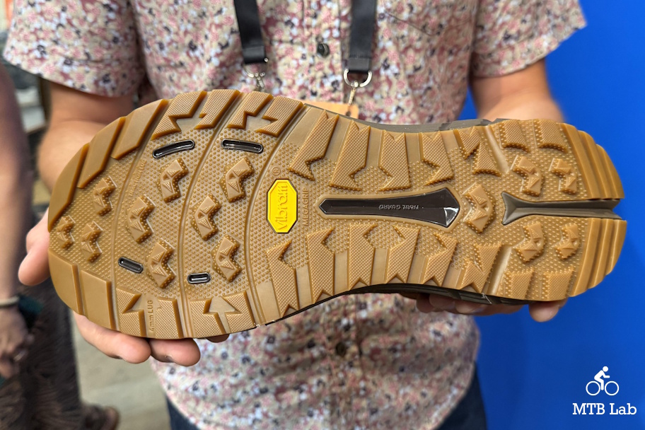 omas26_danner_trail_2198_sole