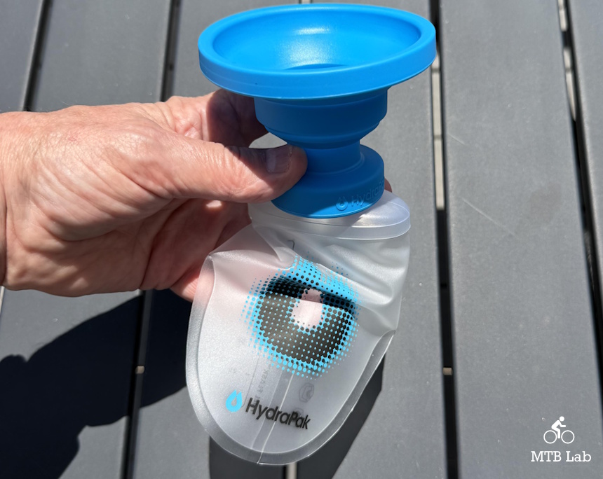 omas26_hydrapak_fuelflask_using