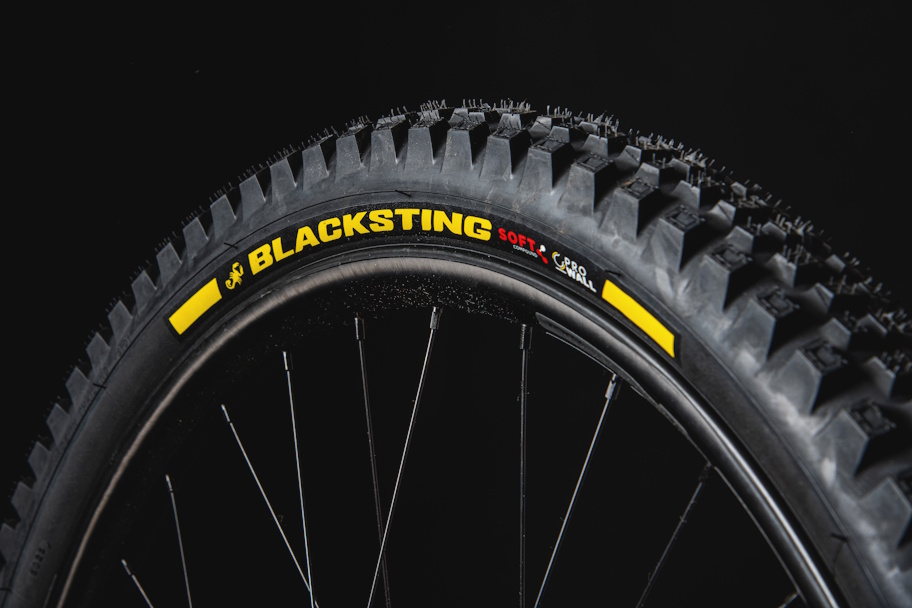 Pirelli_black_sting_2
