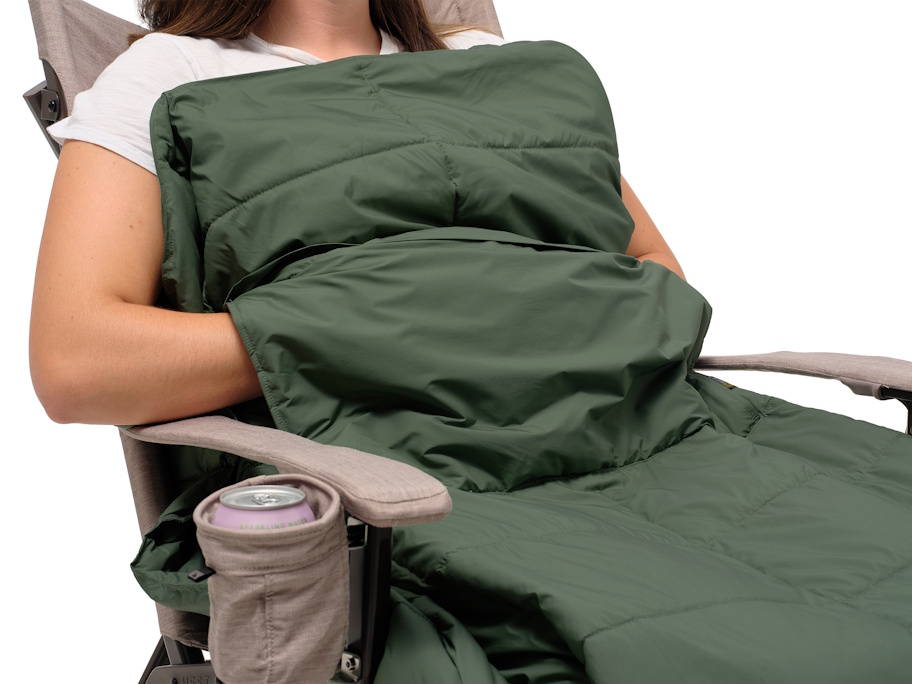 HEST_blanket_hand_pockets